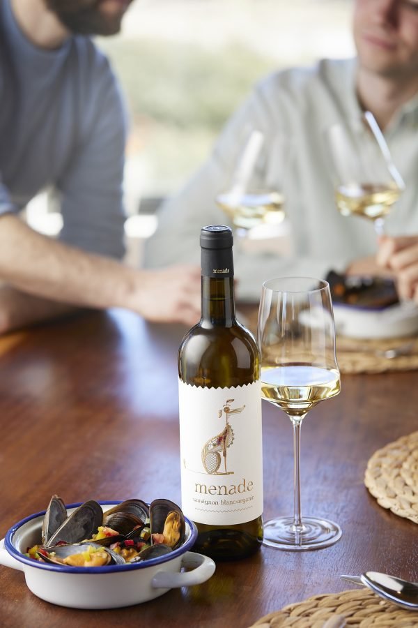 Menade Sauvignon Blanc 1,5 L. 2022 - Imagen 2